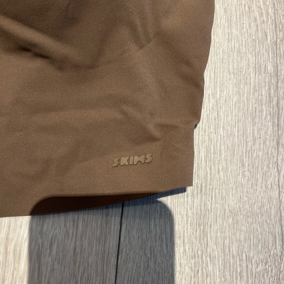 NWT SKIMS Naked Plunge Tank Bra M-DD - Picture 9 of 13